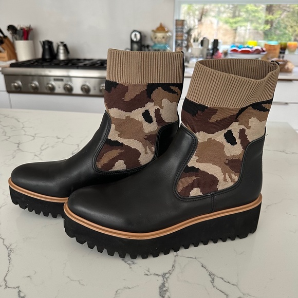 ALL BLACK🖤Camo 2" Flatform Sock Boot COOL military chic 9.5 BoHo Grunge GI Jane - Picture 9 of 12